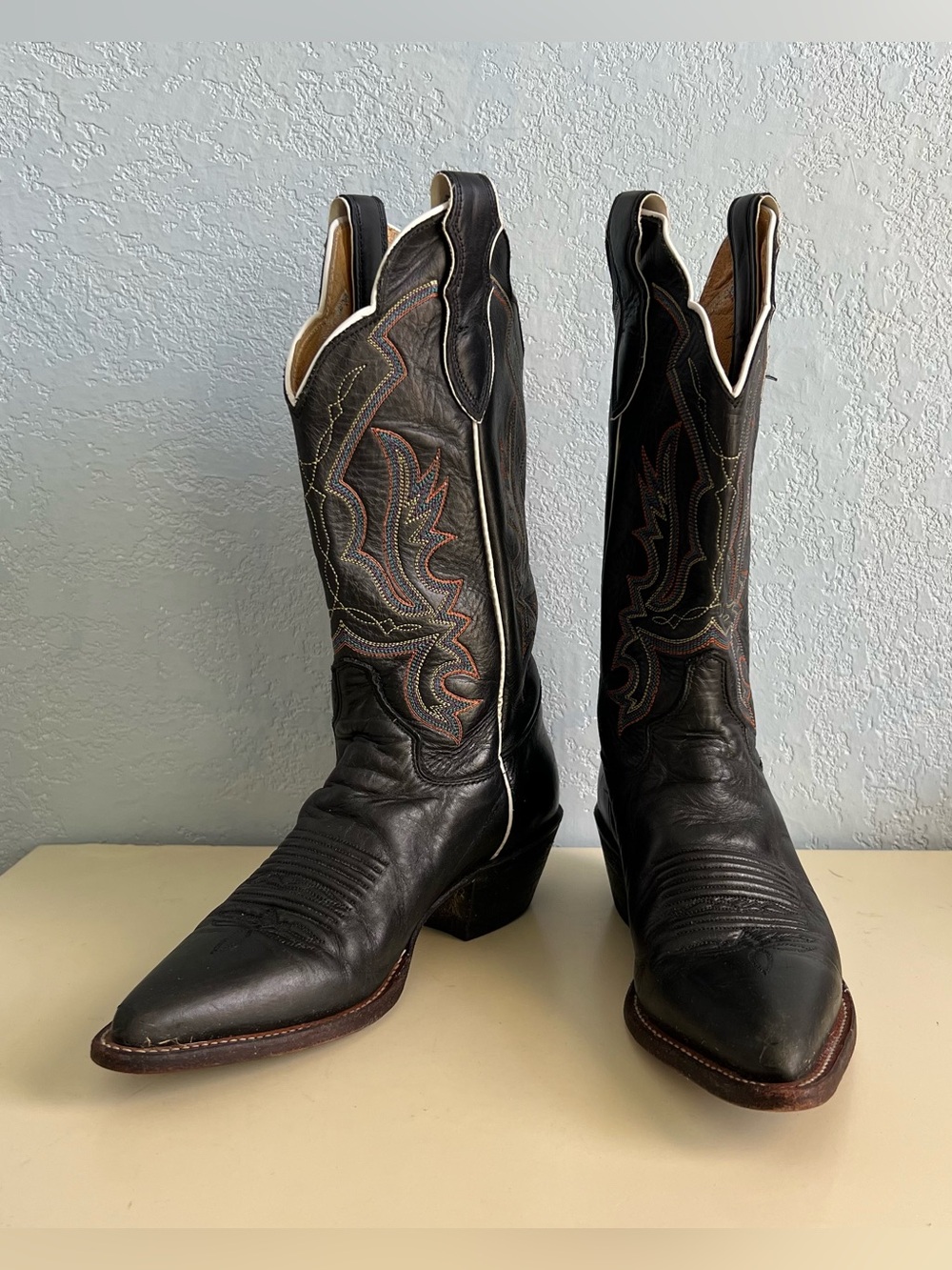 Vintage Justin Black Leather Cowboy Boots Women’s Size 6 B Western Snip Toe USA